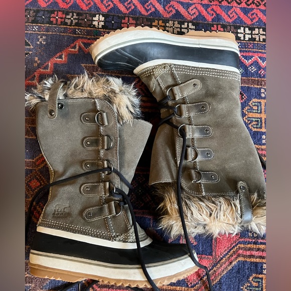 SOREL WINTER BOOTS - Picture 1 of 4